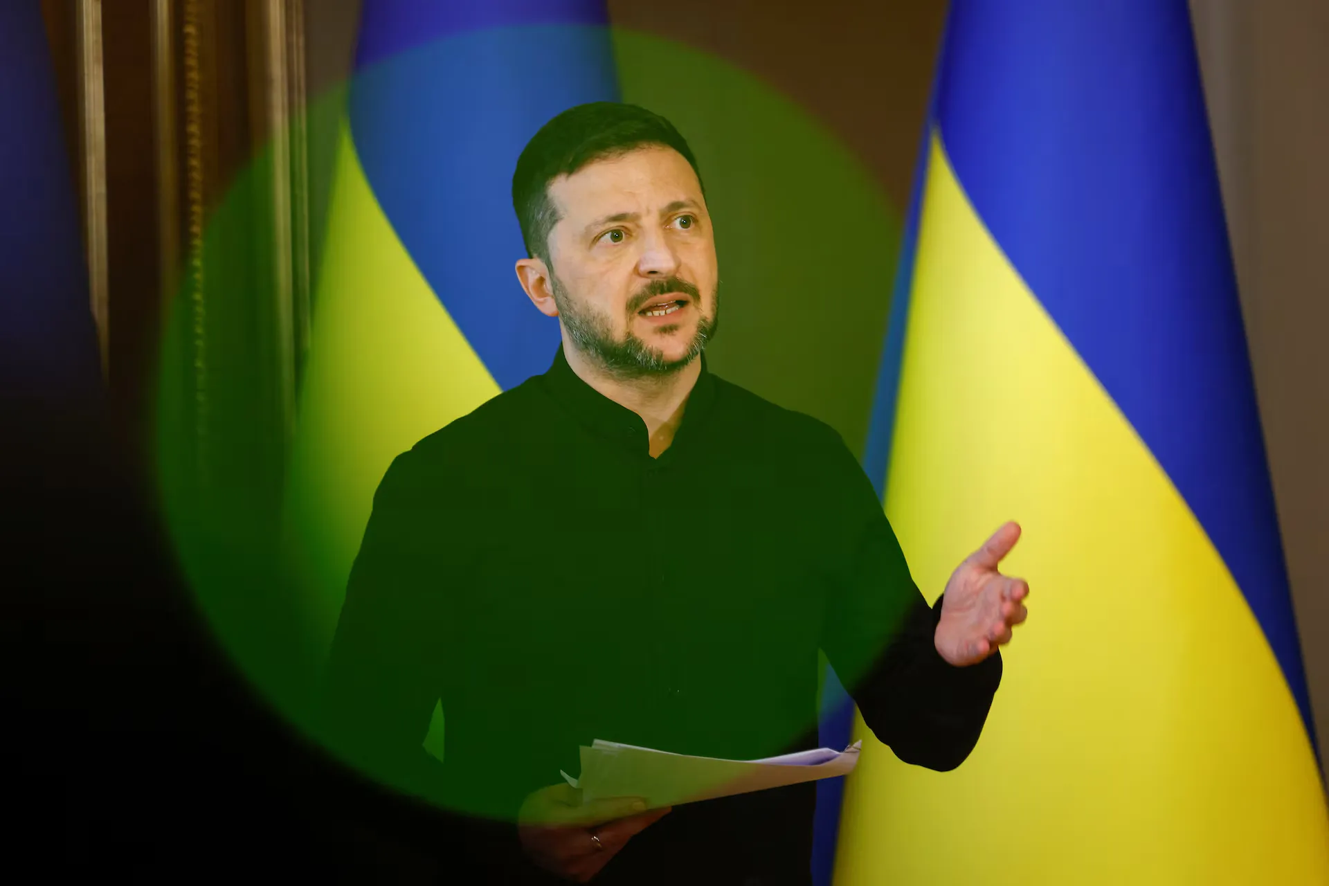 Президент України Володимир Зеленський спілкується з пресою під час прес-конференції на тлі нападу Росії на Україну, Київ, Україна, 13 травня 2025 року